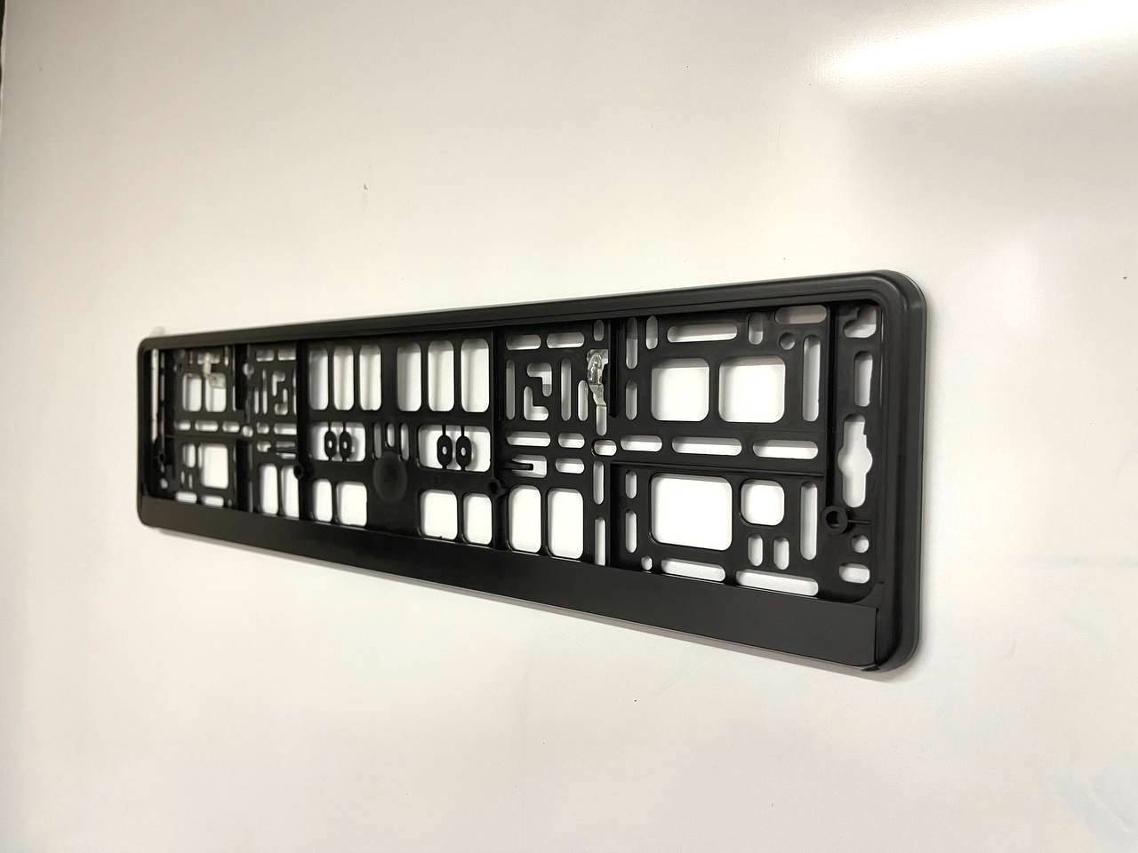 Plain Black Carplate Brackets
